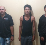 Residents captured suspected venezuelans with firearm 