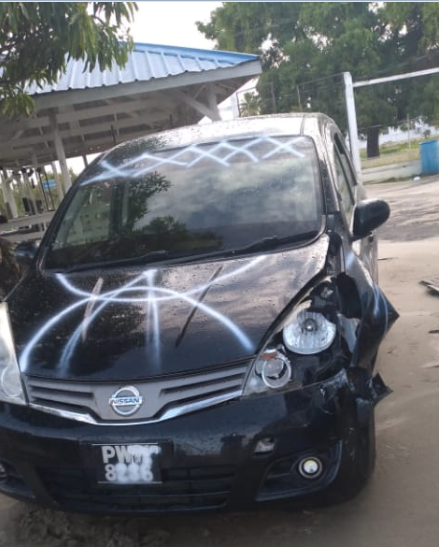 Police comes under fire from 18-Y-O and others in stolen car