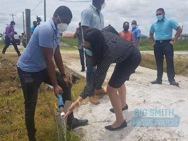 ‘We don’t want no haphazard connection’- Residents tell Water Minister