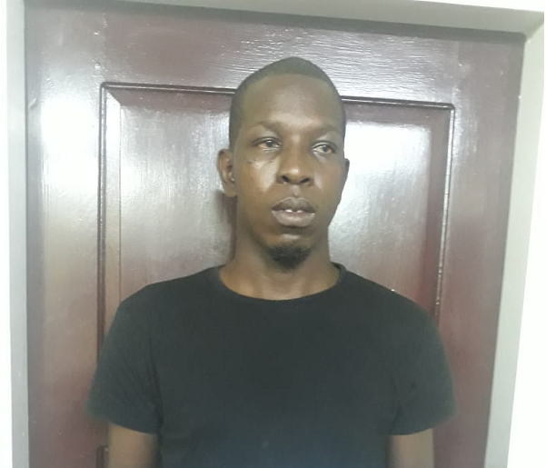 Hoppie upset over ex-cop robbing in police attire
