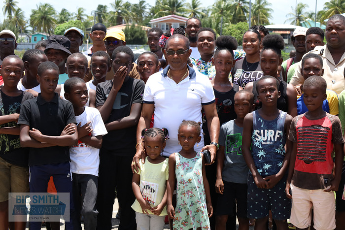 Hopetown youths 'ambush' Top Cop for community development