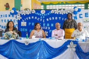 Den Amstel Primary is pilot for literacy/Robotics programme  